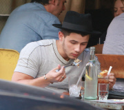 Nick Jonas and Joe Jonas Having Lunch in Soho