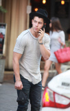 Nick Jonas and Joe Jonas Having Lunch in Soho