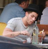 Nick Jonas and Joe Jonas Having Lunch in Soho