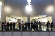 Apple Iphone 6 Launch, Cardiff, Wales, Britain - 19 Sep 2014