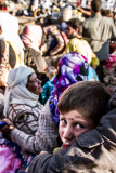 Syria: Exhausted refugees flee from Kobane to Turkey