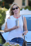 Melanie Griffith wears her daisy dukes and a smile for a skin care salon visit