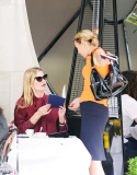 EXC - KATE MOSS HAVING LUNCH AT SCOTTS WITH CELEB PALS
