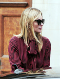 EXC - KATE MOSS HAVING LUNCH AT SCOTTS WITH CELEB PALS