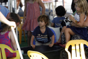It's cuteness overload with Selma Blair, Arthur, and his playdate