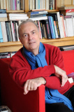 PATRICK MODIANO : "ECRIRE, C'EST COMME CONDUIRE DANS LE BROUILLARD".