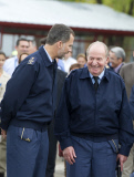King Felipe VI And King Juan Carlos I During An Air Show 