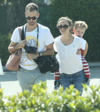 Exclusive... Natalie Portman & Family Out For Breakfast In Los Feliz 