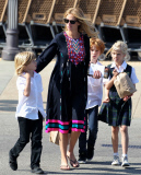 Exclusive... Julia Roberts Takes Her Children Grocery Shopping 