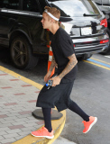 Semi-Exclusive... Justin Bieber Hits The Gym 
