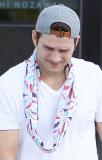 PREMIUM EXCLUSIVE New dad Ashton Kutcher wearing a W on his hat and Kabbalah scarf