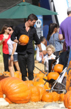 Robin Thicke picks a pumpkin with his son amidst divorce drama