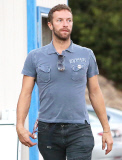 PREMIUM EXCLUSIVE Chris Martin treats his kids and their friends to dinner
