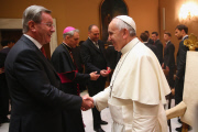 Spieler und Funktionäre des FC Bayern München bei einer Privataudienz bei Papst_Franziskus