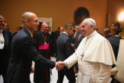 Spieler und Funktionäre des FC Bayern München bei einer Privataudienz bei Papst_Franziskus
