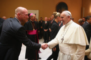 Spieler und Funktionäre des FC Bayern München bei einer Privataudienz bei Papst_Franziskus