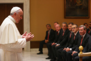 Spieler und Funktionäre des FC Bayern München bei einer Privataudienz bei Papst_Franziskus