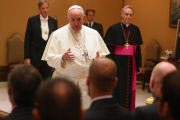 Spieler und Funktionäre des FC Bayern München bei einer Privataudienz bei Papst_Franziskus