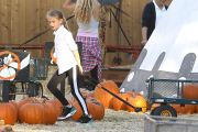 Heidi Klum¿s kids hit the pumpkin patch
