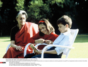 EXCLUSIF - INDIA : Indira Gandhi et ses petits-enfants Rahul et Priyanka.