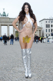 Micaela Schäfer mit 3 Brüsten