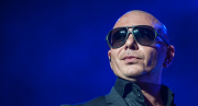 Pitbull and Enrique Iglesias share Las Vegas stage