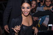 Vanessa Hudgens arrive à l'avant-première de "Gimme Shelter" au