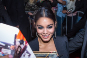 Vanessa Hudgens arrive à l'avant-première de "Gimme Shelter" au