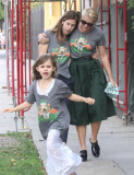No US rights | Actress BUSY PHILIPPS and daughter BIRDIE wearing matching grey printed T-shirts