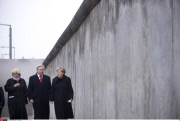 Merkel, Wowereit - Berlin Wall