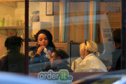 *EXCLUSIVE* FKA Twigs grabs some Cream Puffs with her Band Members