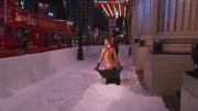KIM KARDASHIAN SNOW-BLOWER