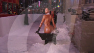 KIM KARDASHIAN SNOW-BLOWER