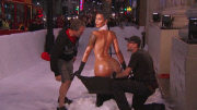 KIM KARDASHIAN SNOW-BLOWER