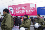 Proteste gegen Flüchtlingsheime in Berlin