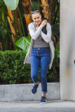 *EXCLUSIVE* Tallulah Willis Channels Mother Demi Moore¿s G.I. Jane Look
