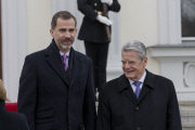 King Philip VI and Queen Letizia of Spain are received by the German President