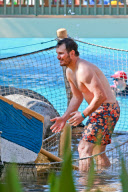 *EXCLUSIVE* **NO WEB, MUST CALL FOR PRICING** Anna Faris and Chris Pratt have a romantic getaway in Maui with baby Jack