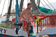 *EXCLUSIVE* **NO WEB, MUST CALL FOR PRICING** Anna Faris and Chris Pratt have a romantic getaway in Maui with baby Jack