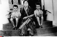 ROMAN PHOTO AGA KHAN                      (SUITE DE L'ANALYSE AU 277494)(VOIR SUI)