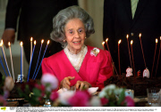 80 candles for the queen