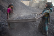 women labor working in dusty environment
