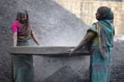 women labor working in dusty environment