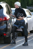 *EXCLUSIVE* Miley Cyrus maintains her look with a visit to Urban Outfitters