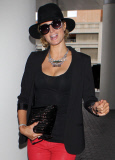 Paris Hilton dressed to the 9's for air-travel