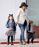 Sarah Michelle Gellar Out With Her Children In Santa Monica 