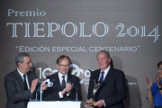 Juan Carlos receive Tiepolo Price