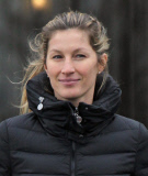 Exclusive... Gisele Bundchen Leaving A Yoga Class 