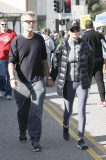 Harry Hamlin and Lisa Rinna enjoy an afternoon at the Farmers Market