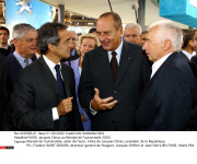PARIS: Jacques Chirac au Mondial de l'automobile 2002.